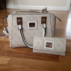 Guess Purse and Matching Wallet!